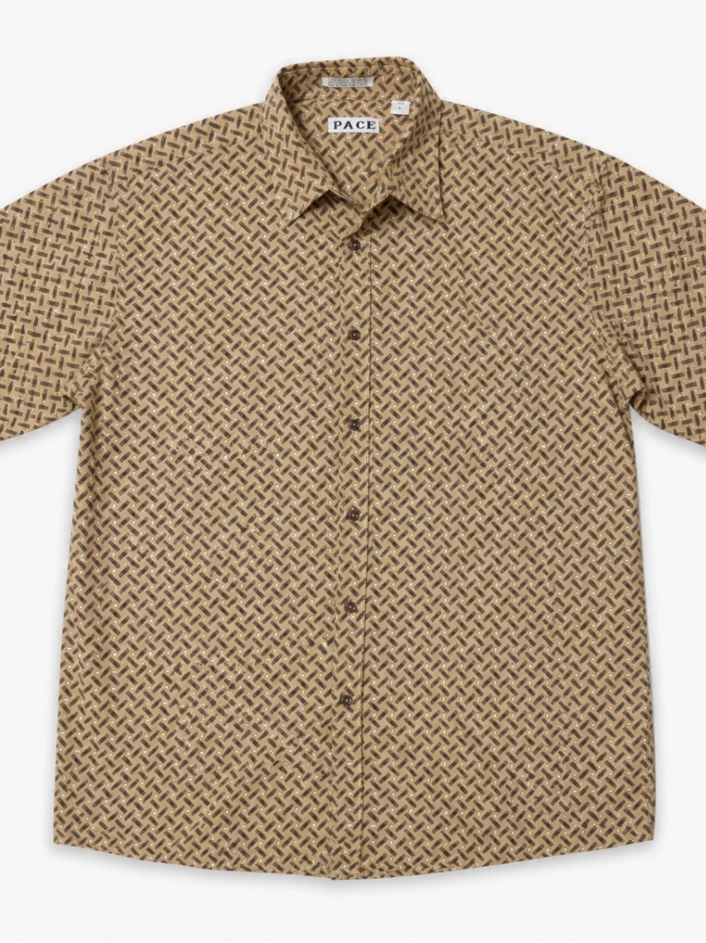 Men’s Short-Sleeve Button-Down Shirt in Tan Geo Print